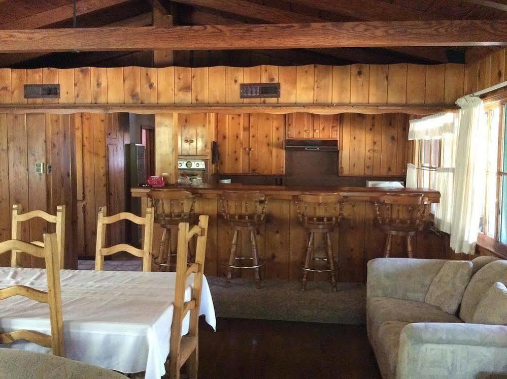 Kern Riverfront Lodge Kernville Exterior photo